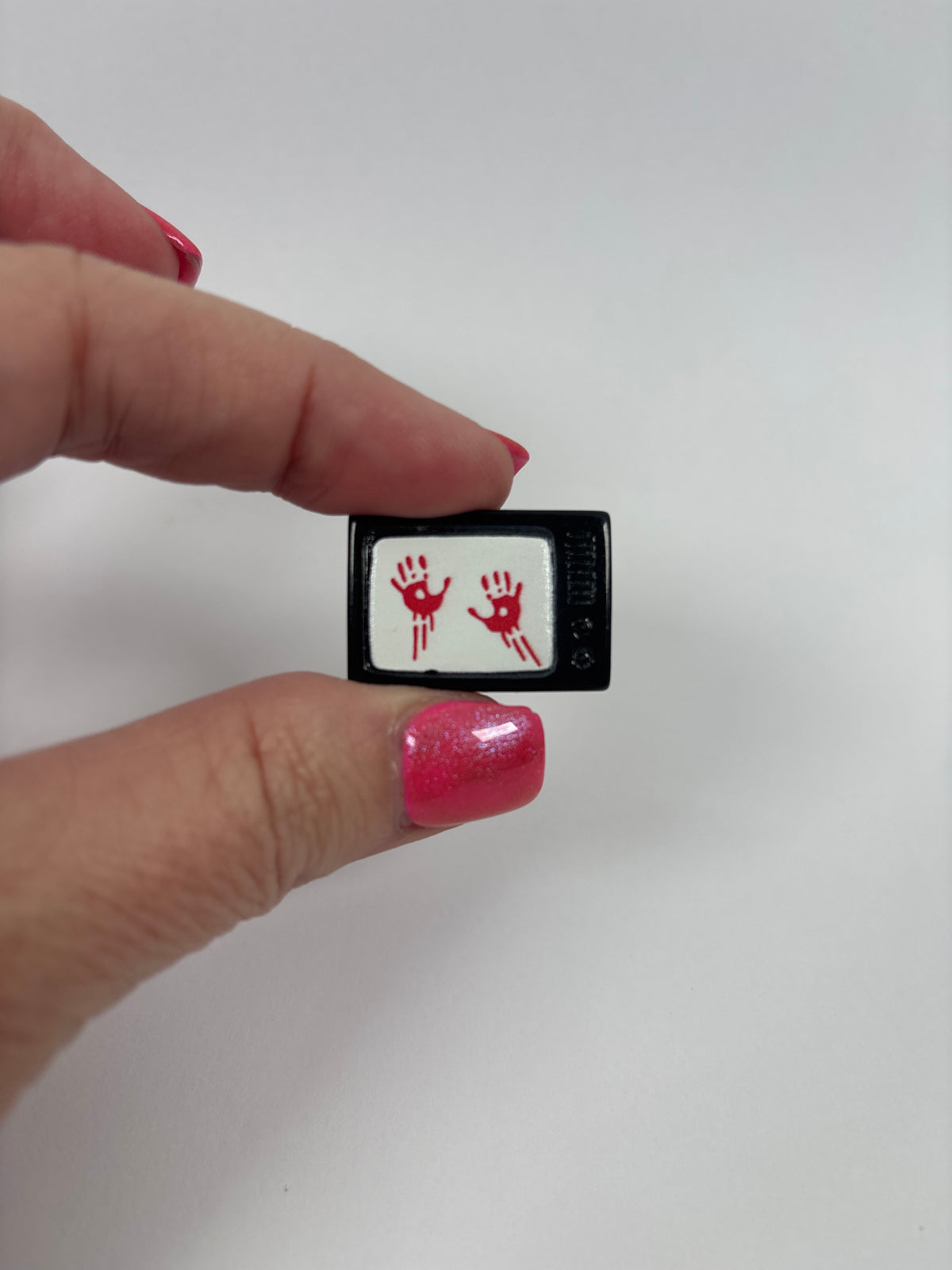 Miniature Bloody Hand TV – Halloween Miniature