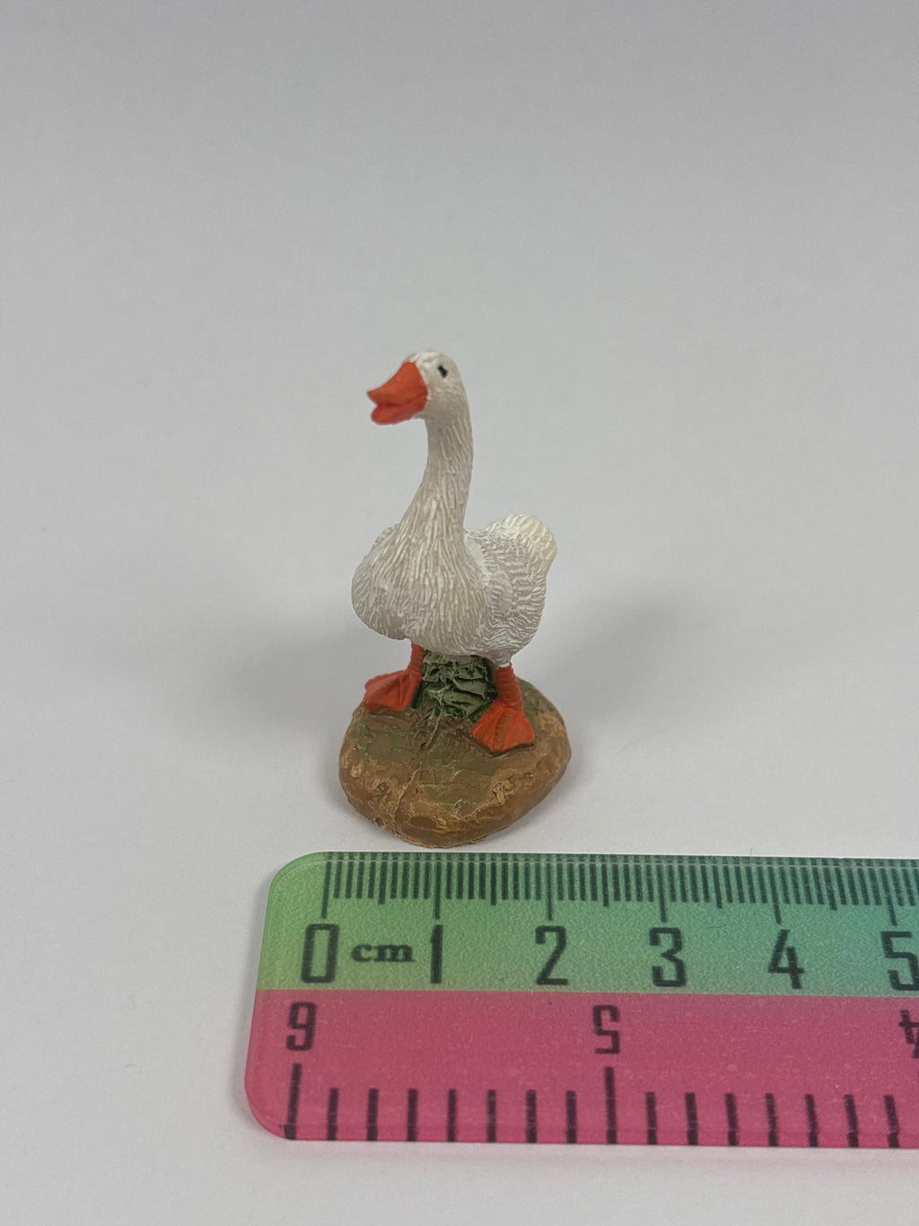 Miniature Standing Swan – White Swan