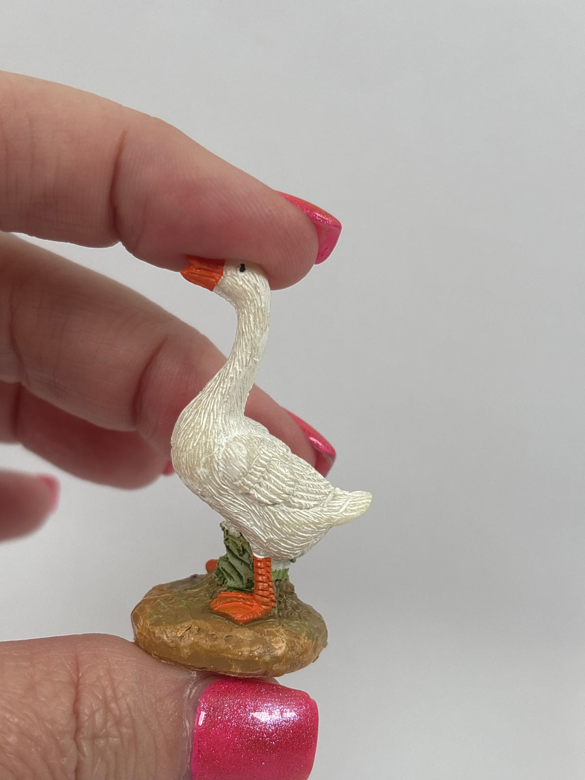 Miniature Standing Swan – White Swan