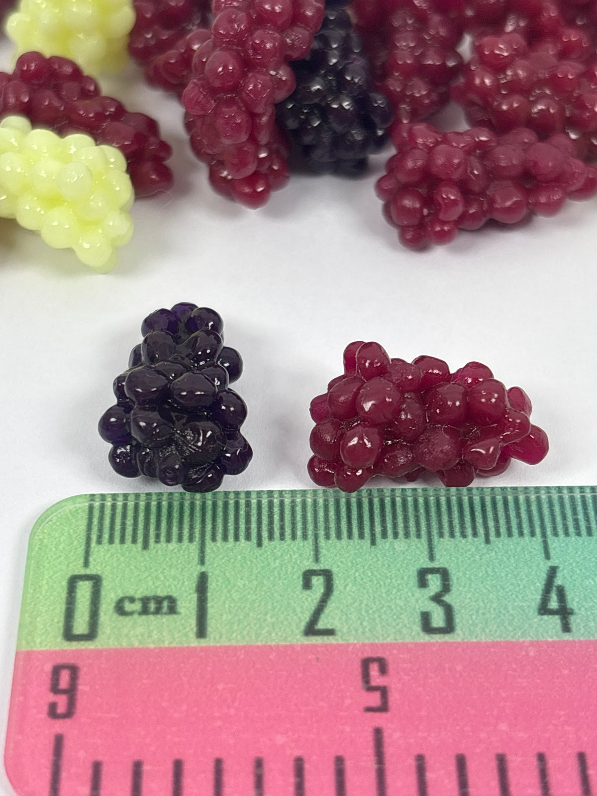 Miniature Grape Bunch – Random Colour