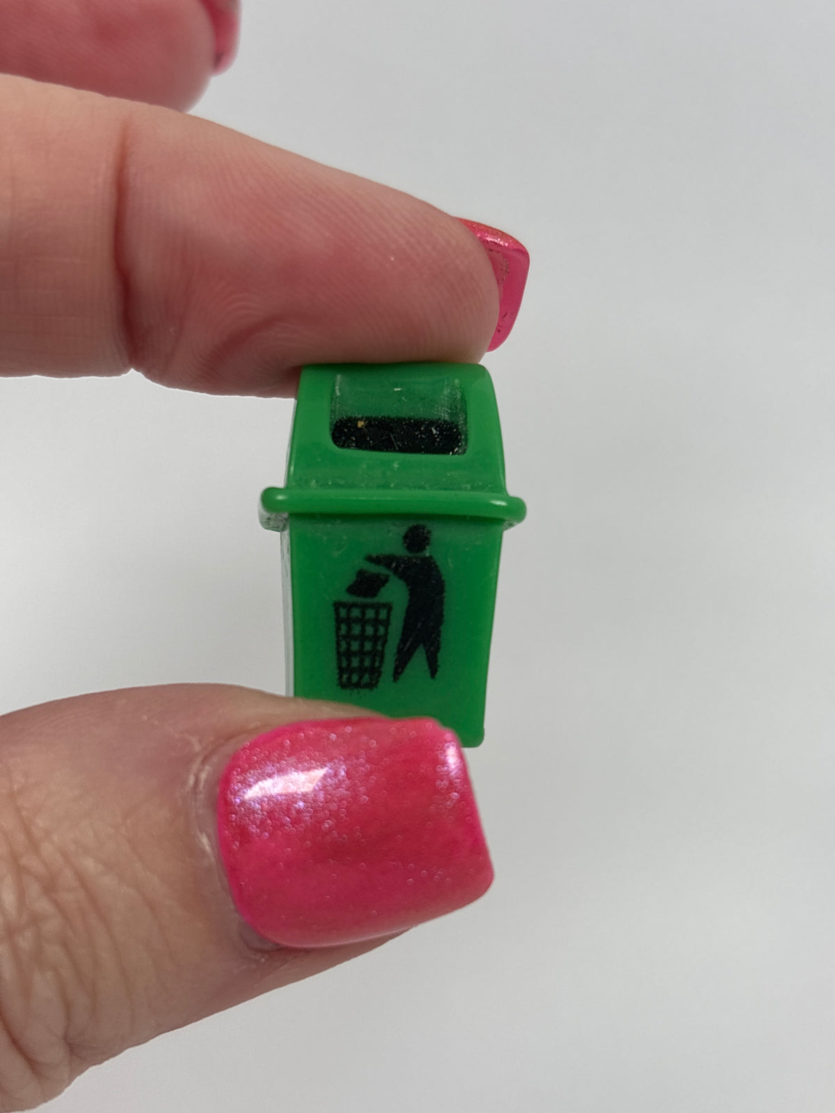 Miniature Trash Can – Random Colour